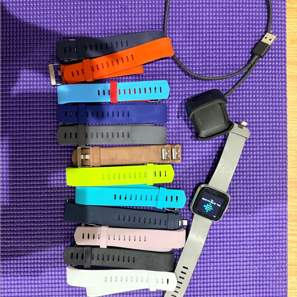 Smartwatch with Interchangeable Bands